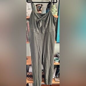 NWOT: Torrid size 3 Green Jumpsuit with pockets
